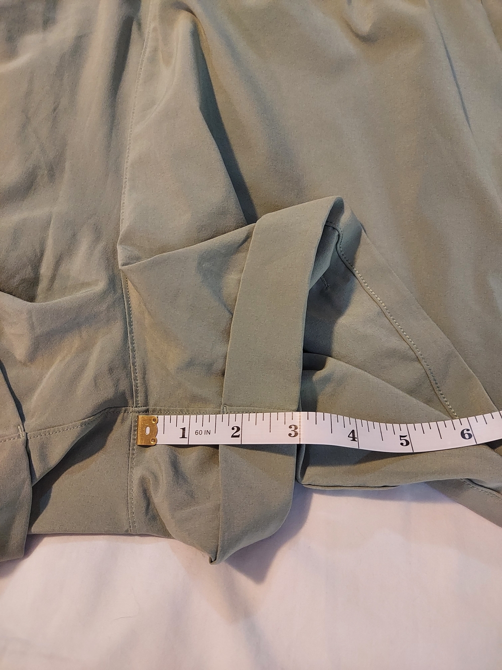 Lululemon Spring Break Away Shorts *4-Way Stretch 3" - Sea Moss / Juniper - 12 - Picture 7 of 8